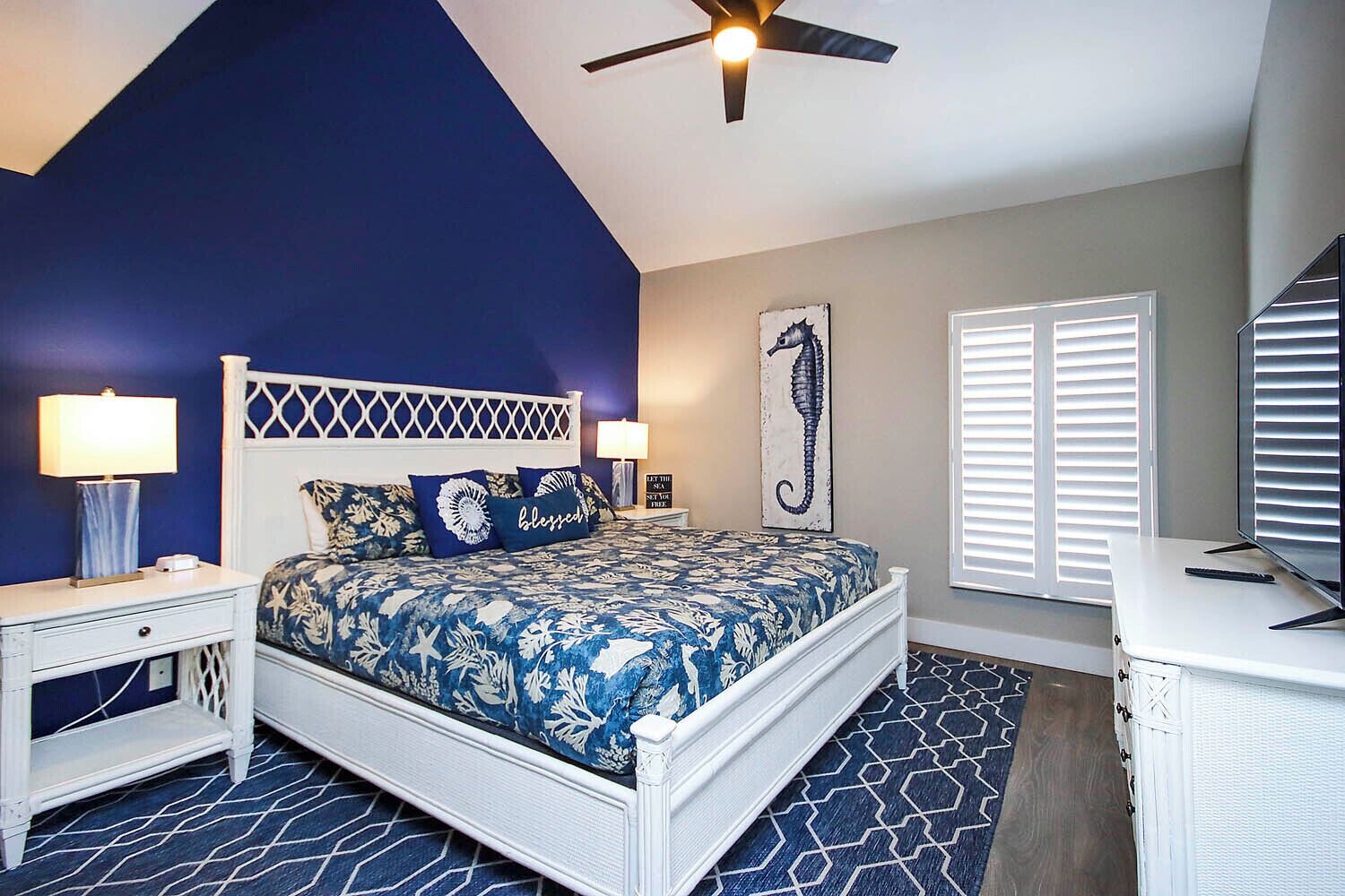 4 habitaciones, tabla de planchar con plancha y wifi gratis 