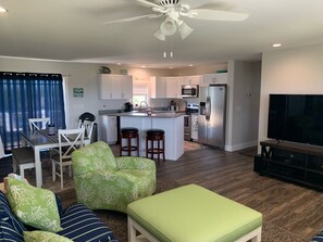 TV - Total 3 Bedrooms All Masters!! Stylish, relaxing and comfortable (Hatteras)