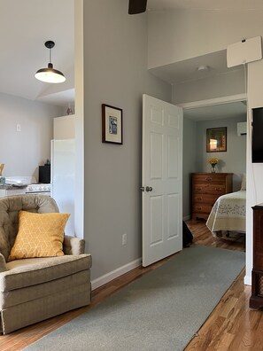 1 bedroom, free WiFi, bed sheets - Cozy and comfortable1BR cabin on the Blue Ridge Parkway in Floyd VA. (Floyd)