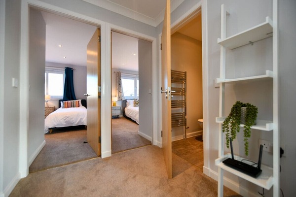 2 bedrooms, iron/ironing board, WiFi (free), bed sheets