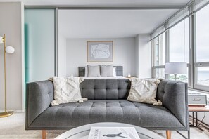 Fernseher, Stereoanlage