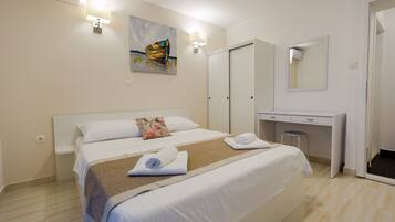 1 bedroom, WiFi, bed sheets