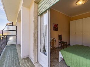 2 bedrooms, free Internet