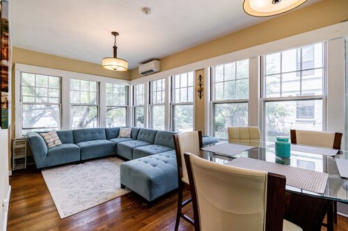 Waterfront House Minutes from the Boston Downtown, Airport, Encore Casino