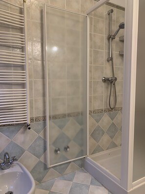 Douche, bidet