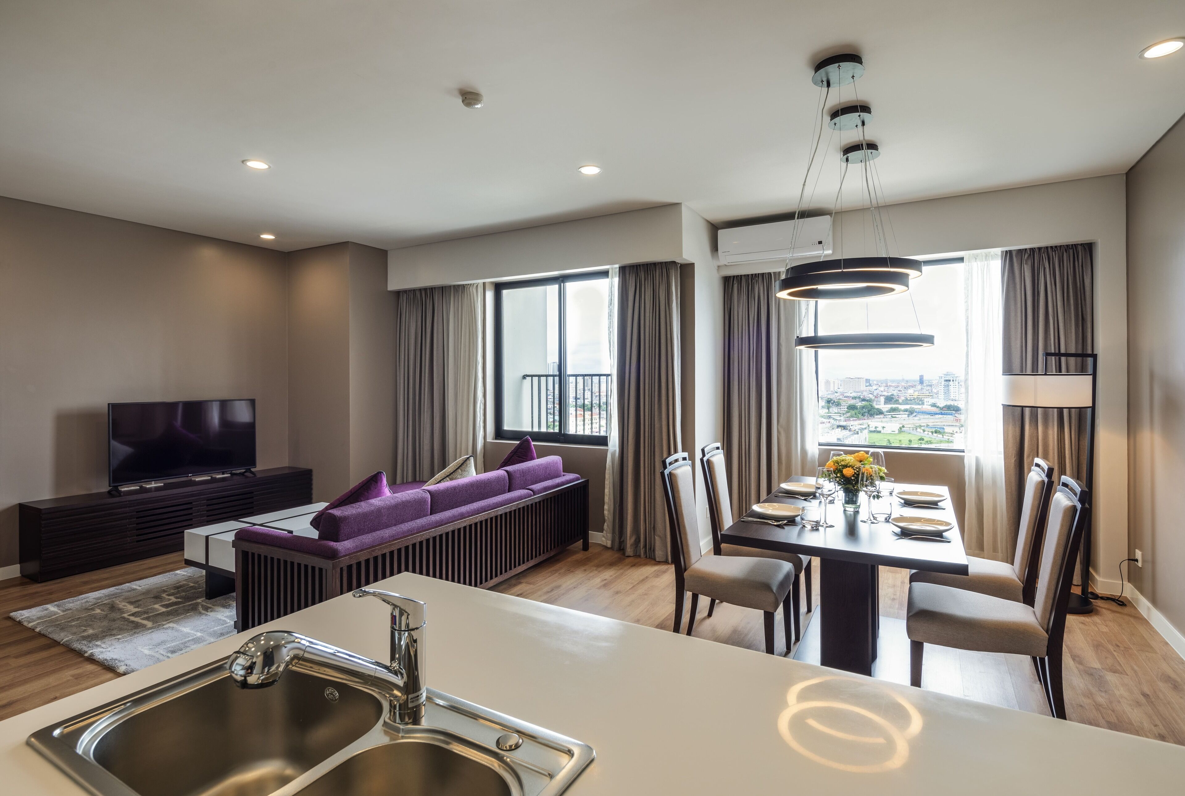 Apartemen Eksekutif | Area keluarga | Televisi LED 40-inci dengan saluran TV kabel dan TV