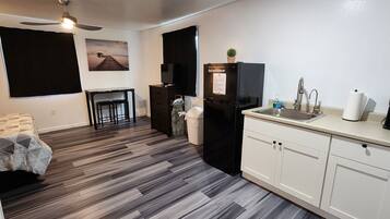 1 bedroom, desk, iron/ironing board, free WiFi