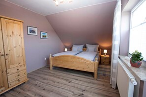 2 bedrooms, WiFi, bed sheets