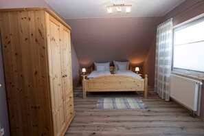 2 bedrooms, WiFi, bed sheets