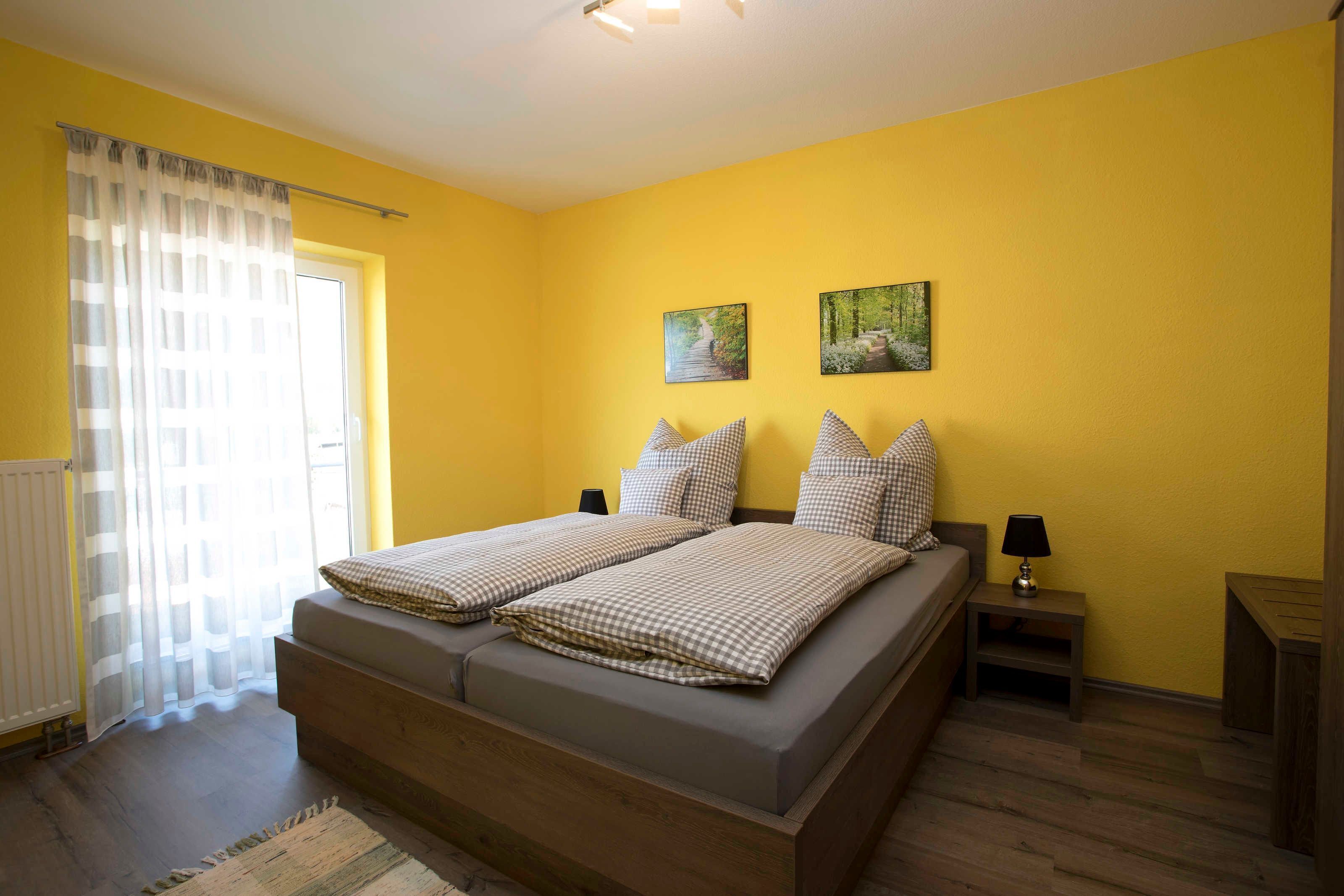 2 多间卧室、WiFi、床单