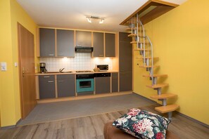 Kühlschrank, Mikrowelle, Ofen, Geschirrspüler