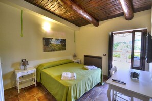 2 Schlafzimmer, Schreibtisch, Bügeleisen/Bügelbrett, kostenloses WLAN