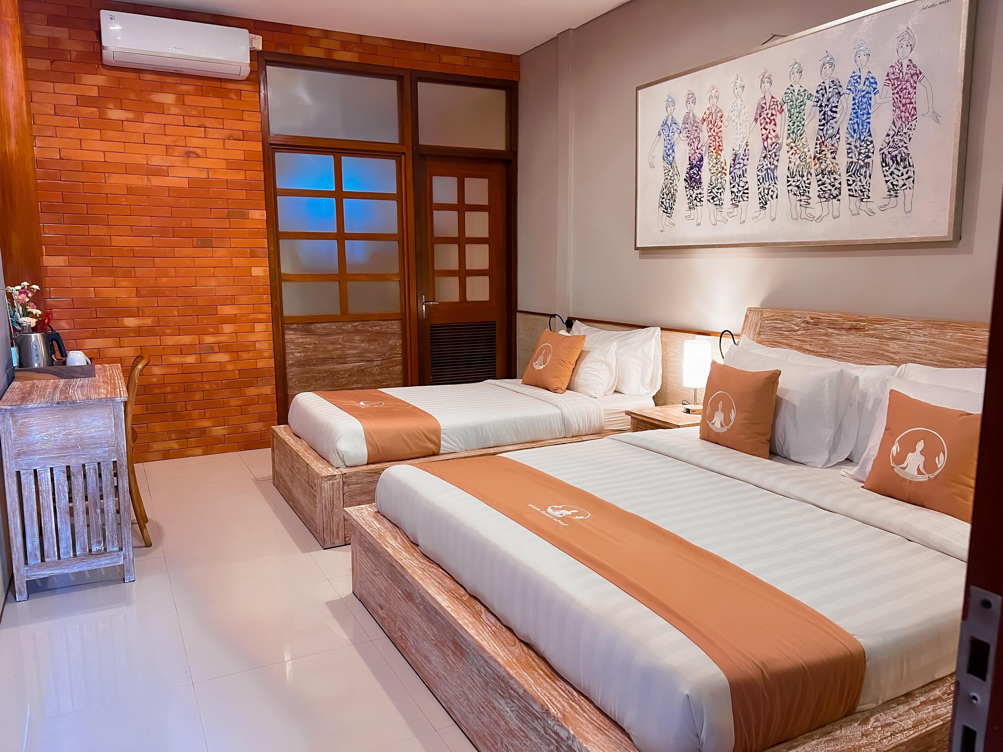 Family Room | Minibar, desk, iron/ironing board, free WiFi