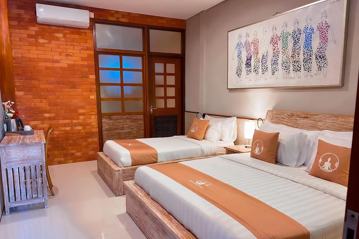 Family Room | Minibar, desk, iron/ironing board, free WiFi