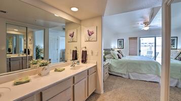 2 bedrooms, iron/ironing board, internet, bed sheets
