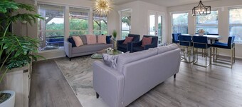 Secluded Retreat w/Private Pool, Epic Views, Room for the whole family!