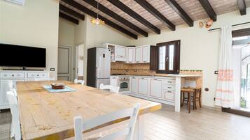 Kühlschrank, Ofen, Herdplatte, Geschirrspüler