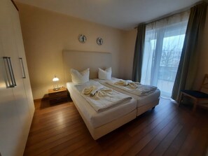 1 bedroom, travel crib, WiFi, bed sheets