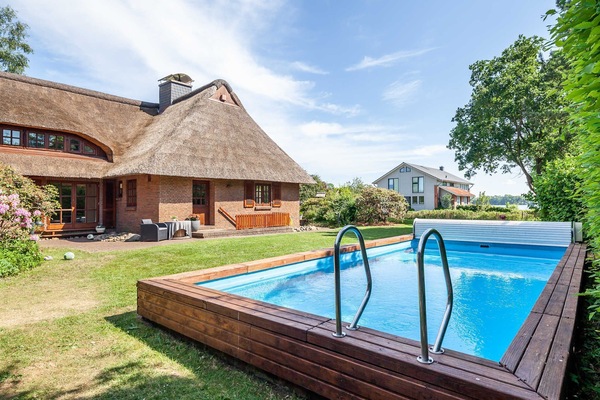 Ferienhaus REETselig mit Pool, Sauna, Garten, Kamin OFC 12
