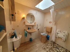 Hårtørrer, håndklæder, Sæbe, Toiletpapir