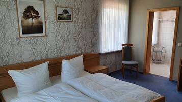 1 Schlafzimmer, Schreibtisch, Reisekinderbett, WLAN