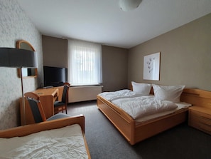 1 habitación, escritorio, cuna de viaje y wifi