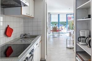 Frigorifero, microonde, lavastoviglie, macchina per tè/caffè