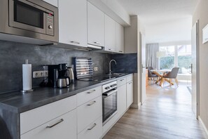 Kühlschrank, Mikrowelle, Geschirrspüler