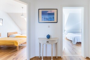 3 bedrooms, travel cot, WiFi, bed sheets