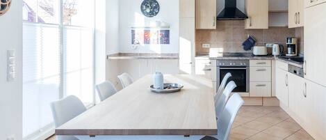 Fridge, microwave, dishwasher, coffee/tea maker
