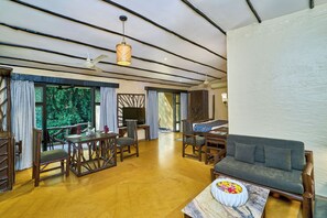 Suite - WelcomHeritage Jungle Home (Kurai)