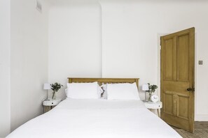 2 bedrooms, iron/ironing board, travel crib, free WiFi