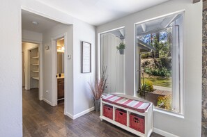 Interior - Starry Pines- Hot Tub! (Oakhurst)