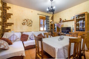 Dining - Casa el Altico, Lujosa Casa Rural con Unas Vistas Increíbles en Plena Naturaleza (Cehegín)