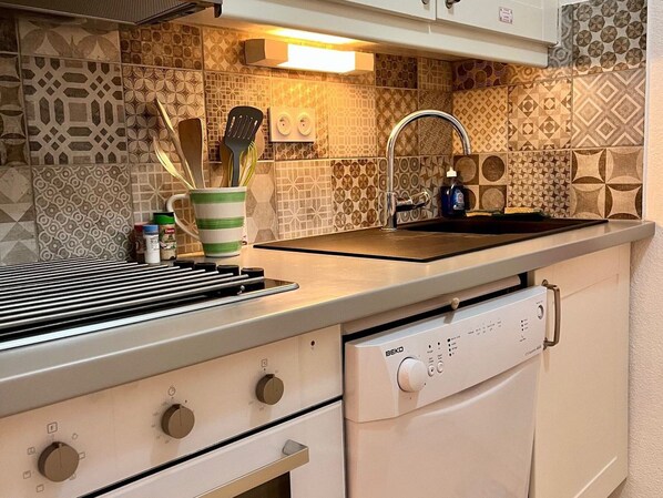 Fridge, microwave, dishwasher