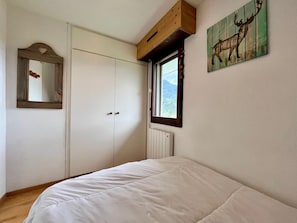 2 bedrooms, free WiFi - Beautiful modern apartment with balcony and parking (Samoëns)