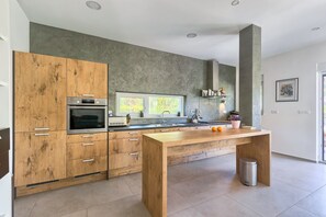 Réfrigérateur, micro-ondes, four, lave-vaisselle