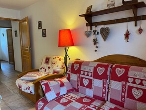Interior - Beautiful Central Apartment with Terrace in the Heart of Samoëns (Samoëns)