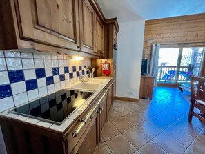 Fridge, microwave, dishwasher - Central apartment with balcony, pets allowed (Samoëns)