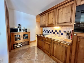 Fridge, microwave, dishwasher - Central apartment with balcony, pets allowed (Samoëns)