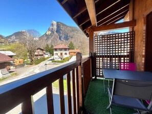 Property grounds - Central apartment with balcony, pets allowed (Samoëns)