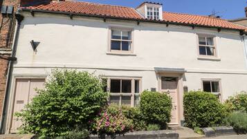 Cottage | Front of property