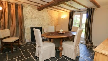 Cottage | Interior