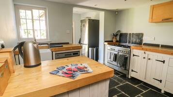 Cottage | Interior