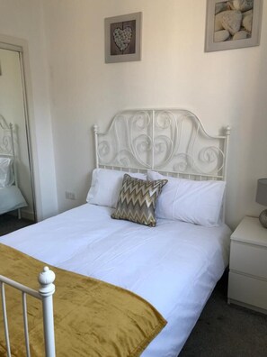 Apartment | 2 Schlafzimmer, kostenloses WLAN, Bettwäsche