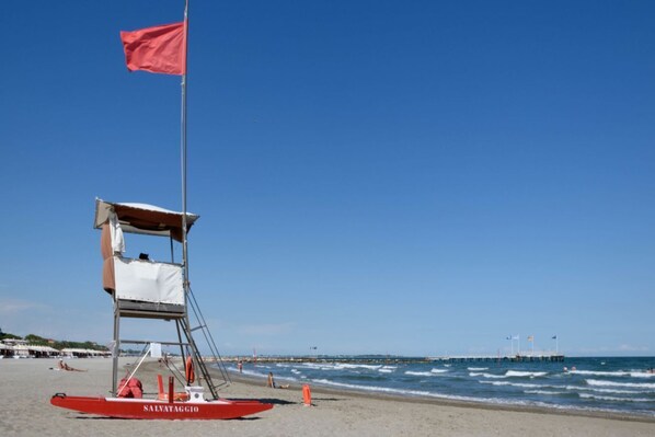 Beach nearby, beach towels