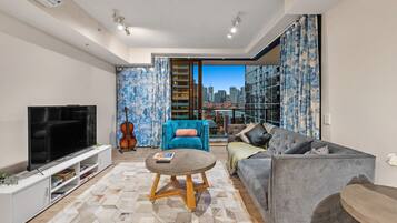 Smart TV, Netflix, streaming services