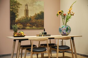 Dining - Luxurious LOFT of 80m2 on the Oudegracht in the center of Utrecht (Utrecht)