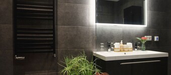 Luxurious LOFT of 80m2 on the Oudegracht in the center of Utrecht