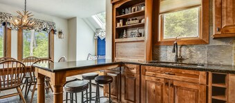 Sunrise East Glade C8 Ski to From Best Sports Center in Killington Indoor Pool Gym Spacious Sunrise condo